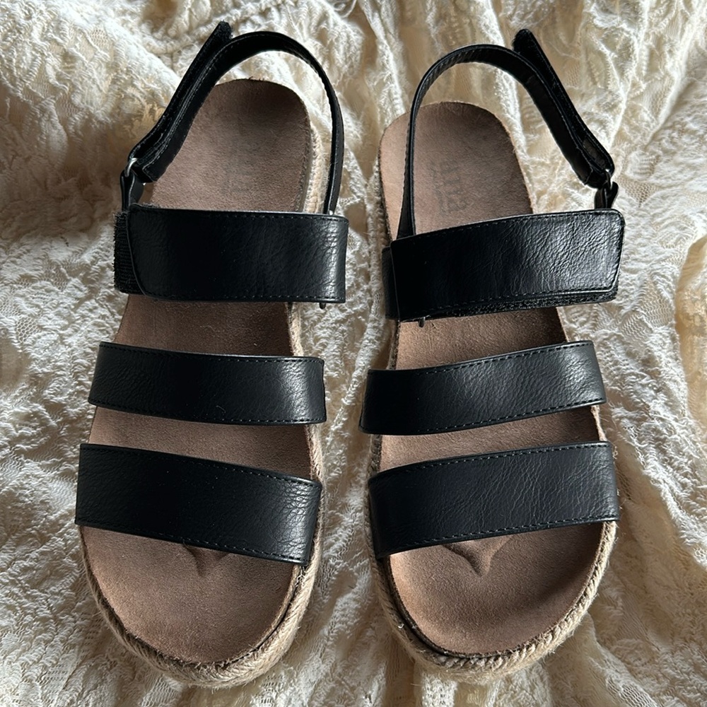 Ana platform Sandals